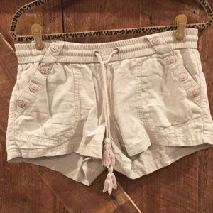 Khaki stretch shorts - Size 7